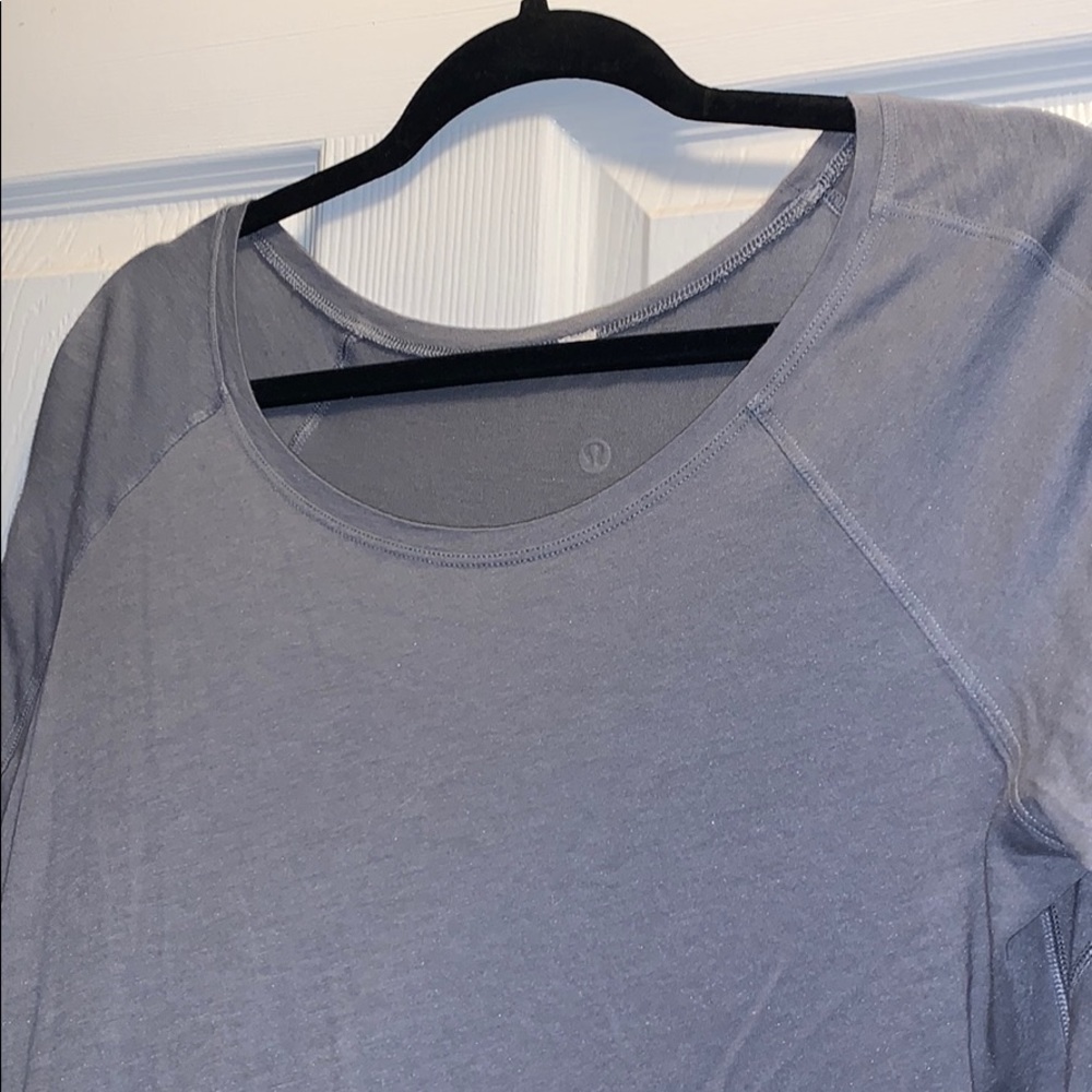 Long sleeve gray lululemon top